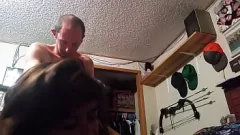 Reproduzir Namorada BBW cavalga marido pauzão em sessão de sexo quente