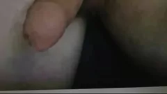 Jouer Sessione di masturbazione da solista intima del giovane sexy