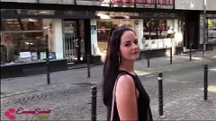 Reproducir Aventura del sexo público: Emma Secret se pone travieso en la ciudad