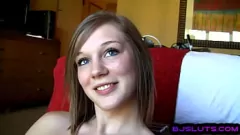 Odtwórz 19yo tated bikini babe daje intensywne loda pov