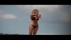 Reproducir Estatua desnuda bto cada uno rubio