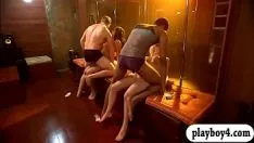 Reproducir Missys calientes seduciendo a dos hombres faboutme cash in