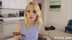 Play Kate flower in lets toy put up