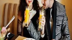 Odtwórz Indyjska Missy z dużymi grzechami uprawia seks porno ze swoim chłopakiem w hotelu oyo