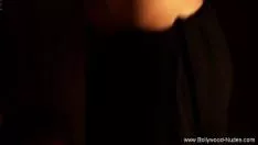 Oynat O sadece onun sıcak yüzünü göstermek için sinsi seks