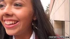 Jouer Adolescente euro invariabile preso di mira da uno sconosciuto per soldi