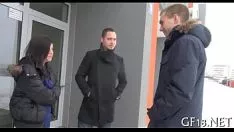 Jouer Basta guardare la sua esibizione
