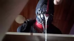 Oynat Kapüşonlu Genç Sürtük Büyük Yarak İstiyor: Yoğun Deepthroat & Creampie